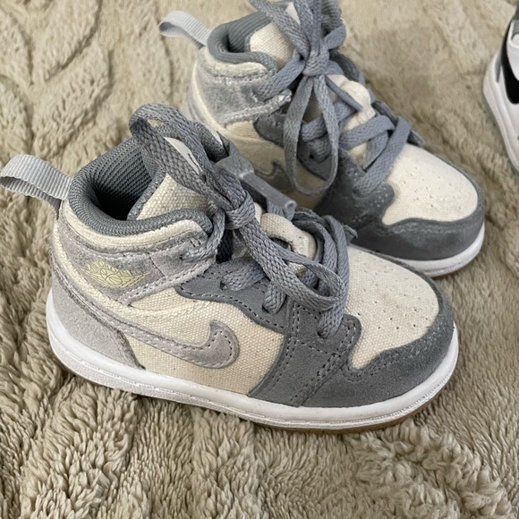 Jordan 1 Mid Black and Gray Sneakers Casual Style bundle - Picture 3 of 5